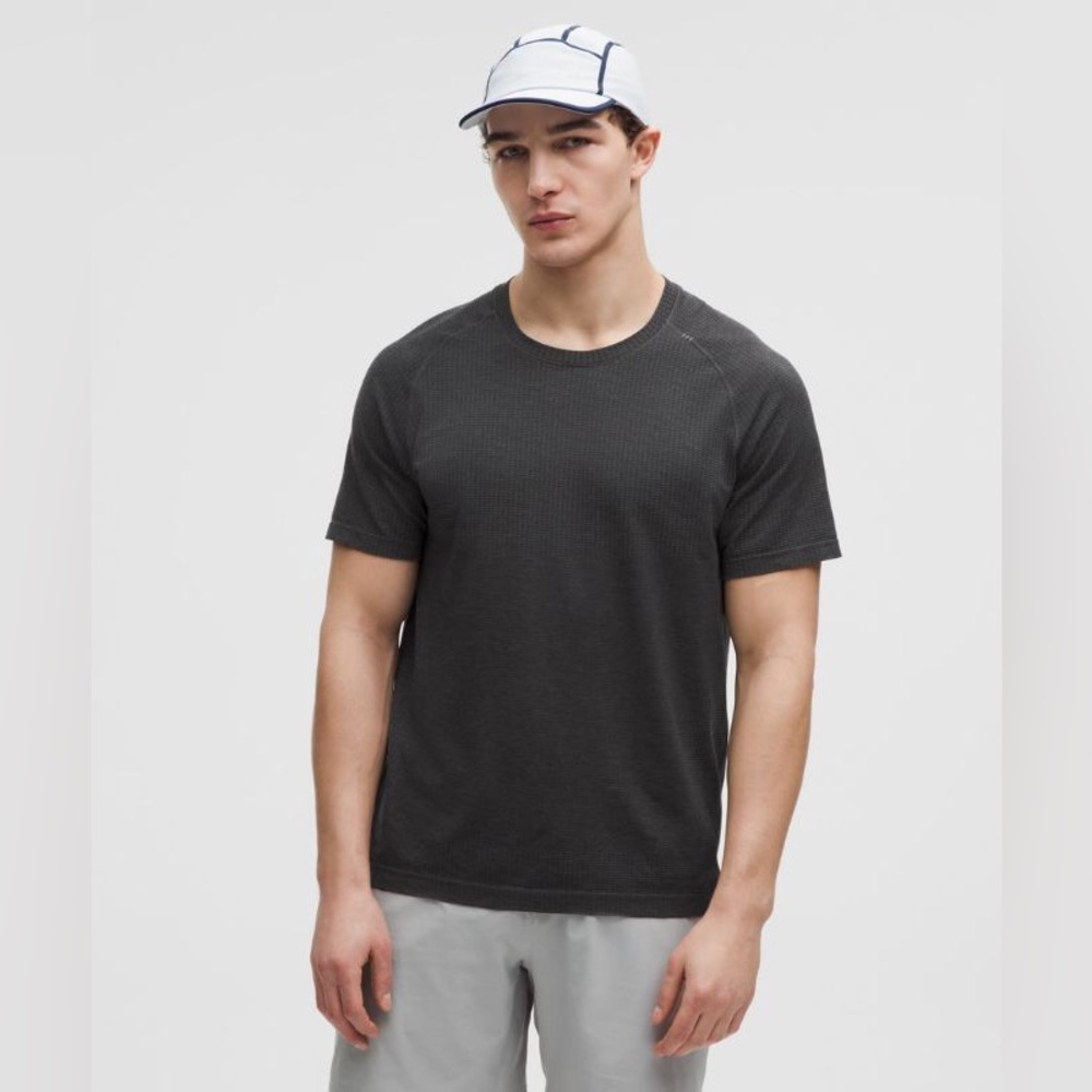 Lululemon Metal Vent Tech Short Sleeve 2.0 in Graphite Grey Size Large. - Picture 10 of 14